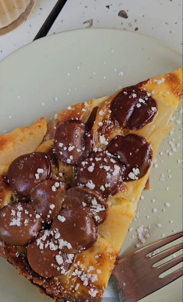 chocolate pear tarte